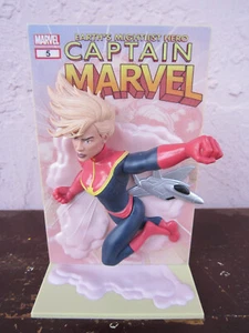 Loot Crate Marvel Exclusive 3D Comic Standee Captain Marvel For Sale!!! - Picture 1 of 6