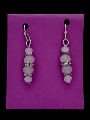 Pendientes colgantes artesanales TONO PLATEADO ESMERILADO CUENTAS MORADAS LAZOS HIPOALERGÉNICOS Foto 1 de 4