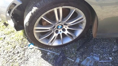 Roda traseira 18x8-1/2 liga 10 raios design M compatível com 07-13 BMW 328i 31204921 - Imagem 1 de 4