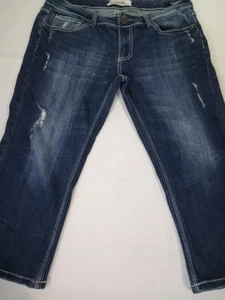 VIGOSS Mid Rise Blue Denim Capri Jeans Women's Jr Size 11 Distressed Pockets  - Picture 1 of 9