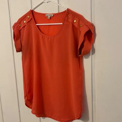 🌺Coral Short-Sleeved Zenana Outfitters Blouse Small Gold Buttons Loose fit - Image 1 of 4
