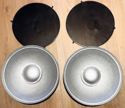 2 x Silver Beauty Dishes (40cm, 16") with Grids, Diffusers & Deluxe Carry Bags - Image 1 of 4