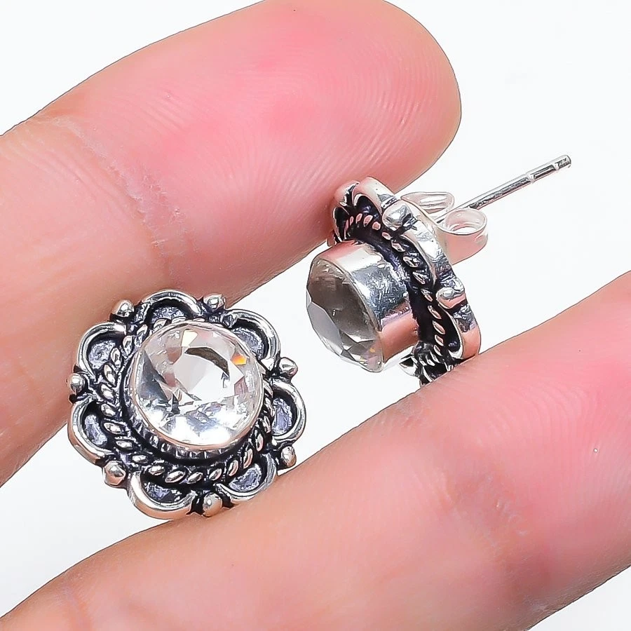 Aretes de plata de ley 925 con piedras preciosas de topacio blanco tamaño 0,6" Foto 1 de 1