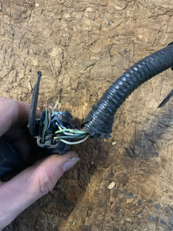 Cable conector luz antiniebla Lincoln MKZ 2013-2016 PARA REPUESTOS O REPARACIÓN Foto 1 de 3