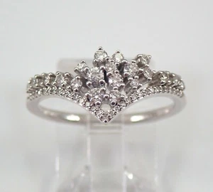 Moderno Anillo de Cóctel Chevron Diamante Oro Blanco Apilable Moda Anillo Talla 7 - Imagen 1 de 5