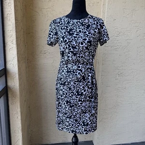 Diane Von Furstenberg Floral Print Dress Size 4 Short Sleeve Black NWT - Picture 1 of 12