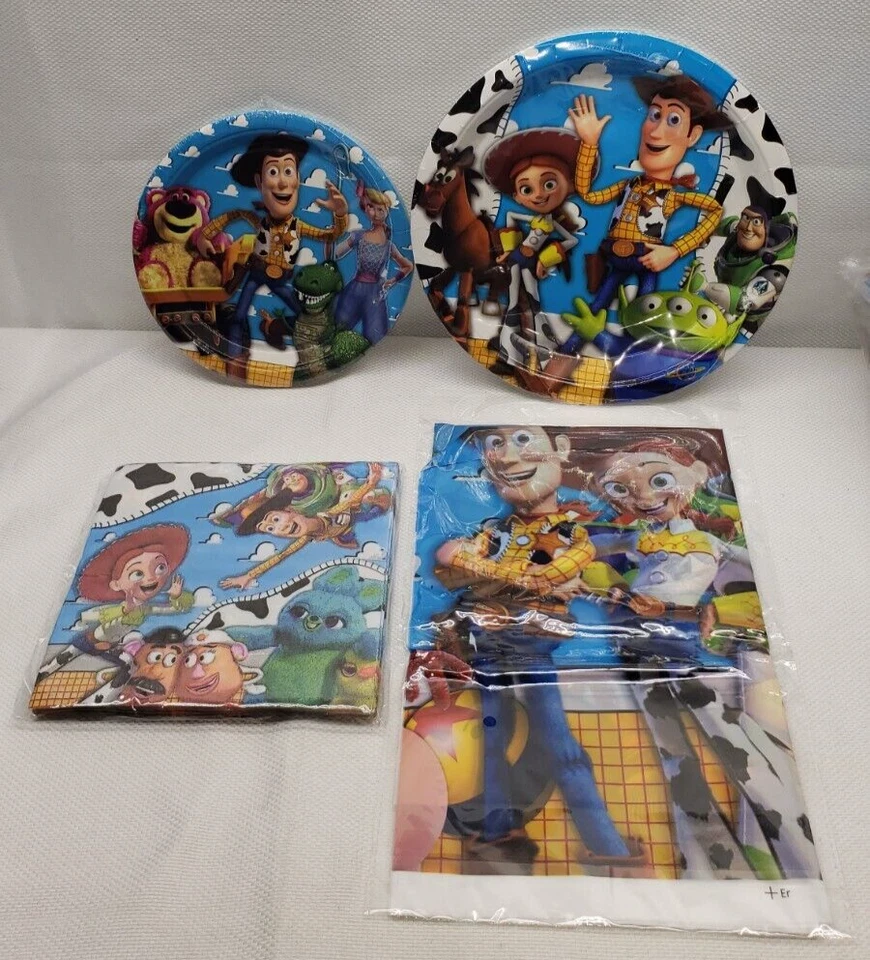 Toy Story Película Tema Cumpleaños Fiesta Suministros 9" y 7" Platos Servilletas Mantel Foto 1 de 4