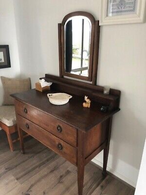 Antique Dressing Table With Mirror • 50$