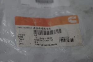 CUMMINS BAFFLE BREATHER 4944414, NEW IN PACKAGE, OEM! - Bild 1 von 2