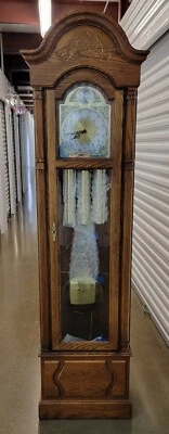 Reloj abuelo Howard Miller 610-160 1985 hermoso sonido.  Foto 1 de 4