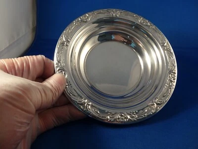 Reed & Barton 6" sterling bowl, Burgundy, super condition, original owner - Image 1 of 4