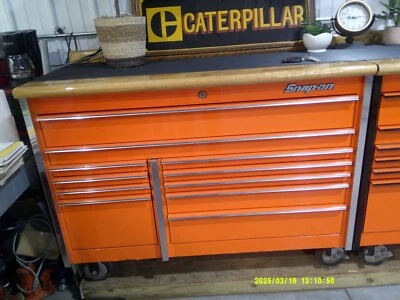 SNAP ON CLASSIC ROLL CAB ORANGE BOTTOM TOOL BOX W- MAPLE CHOPPING BLOCK TOP - Image 1 of 2