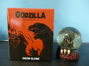 Godzilla 2020 Snow Globe Godzilla Dome 90mm Figure Ornament Statue Toho Folkart - Picture 1 of 8