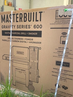 Barbacoa nueva - Masterbuilt 24 pulgadas Parrilla digital de carbón/madera Gravity Series 600 y  Foto 1 de 4
