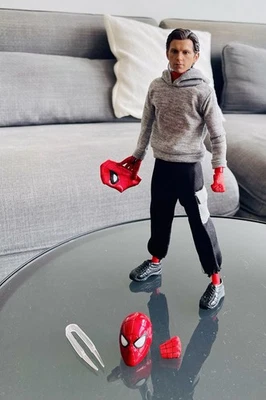 No Hot Toys Spiderman Avengers Peter Parker Custom With MMS482 Parts .HEAD X2 - Immagine 1 di 4