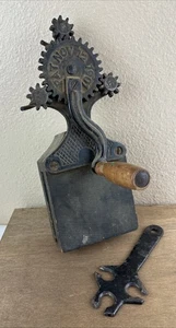 Vtg Antique Cast Iron 3 Hook Rope Maker Machine Pat Nov 12 1901 Crank and Wrench - Picture 1 of 7