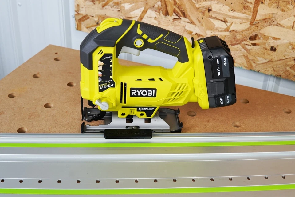 Adaptador de riel guía de sierra de oruga ToolCurve para sierra caladora Ryobi 18v Foto 1 de 4