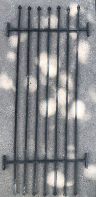 Antigua sección de valla de salvamento arquitectónico hierro forjado acabado con púas gótico #3 Foto 1 de 4