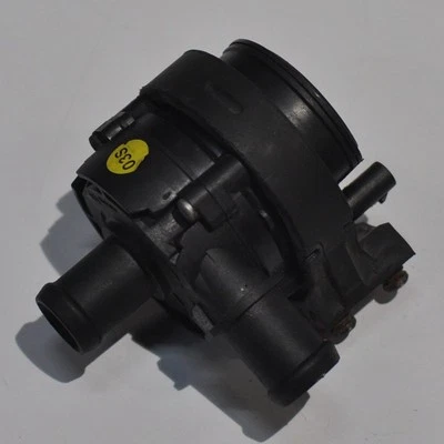 AUDI A3 8V1, 8VK 2012 AUXILIARY WATER PUMP 5Q0121599AB - Image 1 of 4