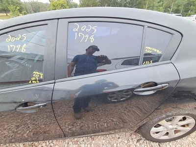 Used Rear Left Door Assembly Rear Side fits: 2011 Mazda 3 electric Sdn Rear Left Foto 1 de 4