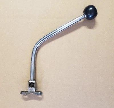 Manija y perilla de cambio de 3 velocidades Ford Mustang 1965-67 usada original buen estado Foto 1 de 4