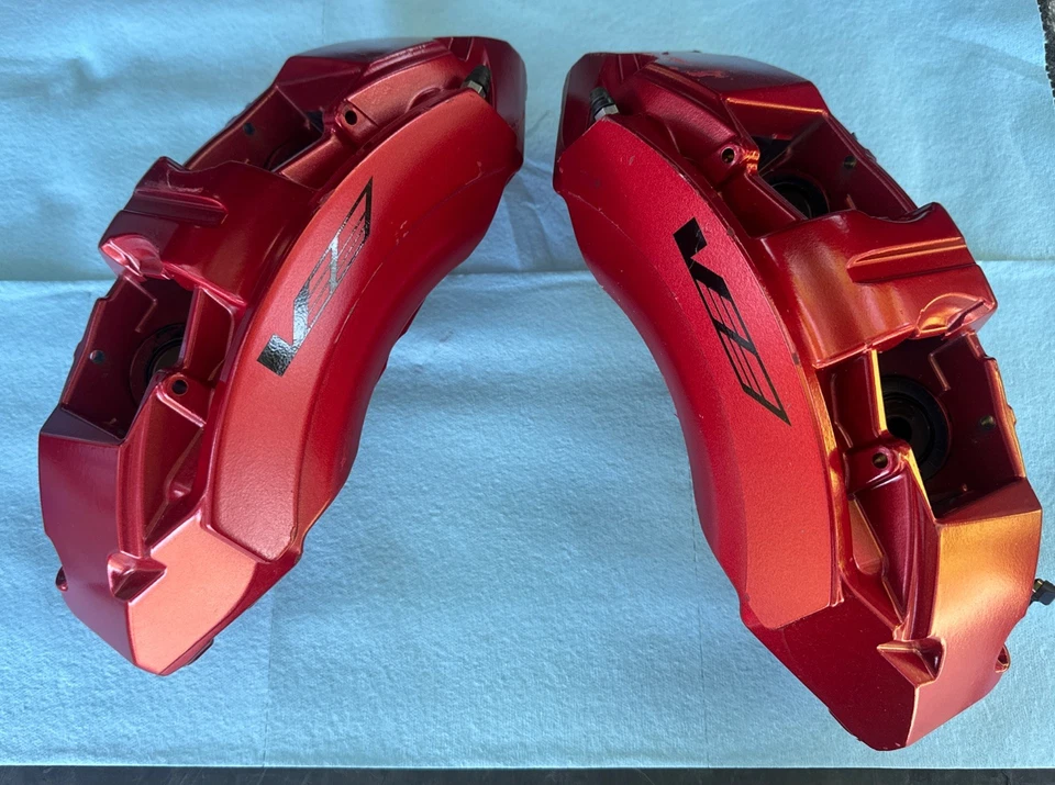 GM Cadillac Escalade V Brembo Tahoe Denali Yukon Silverado 2019+ Calipers BREMBO - Image 1 of 4