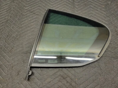BMW F90/G30 5-Series M5 Rear Left Door Quarter Window 51357381347 - Изображение 1 из 4