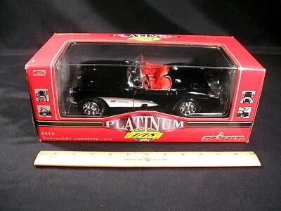 Majorette Platinum Chevrolet Corvette 1957 Black 1/18  - Image 1 of 4