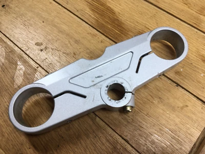 Ducati 900SS 750SS fi top yoke tripple clamp silver - Image 1 of 4