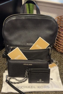 Michael Kors lot - Image 1 of 4