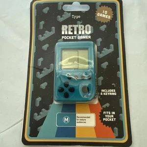 TYPO Retro Pocket Gamer include 10 giochi e portachiavi blu nuovo F/sigillato - Foto 1 di 2