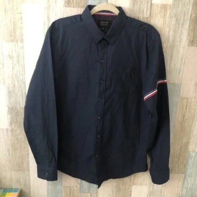 Triumph Over Tragedy 纽扣衬衫男式 M 码蓝色红色校队赛车条纹 — 第 1/4 张图片