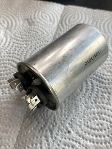 Condensador CBB65 SH 30/4u 370VAC 50/60Hz: WJ20X10044 de la unidad de CA GE - Imagen 1 de 3