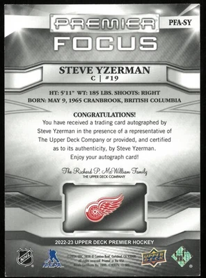Autógrafo Steve Yzerman Focus 2022-23 Upper Deck Premier/25 Foto 1 de 3