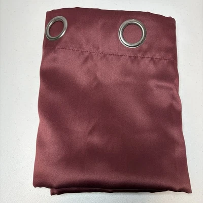 "Cortinas de ventana Sun Zero 40"" x 108"" de largo borgoña panel negro usadas en excelente estado" Foto 1 de 4