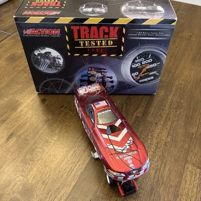  John Force AUTO 2006 CROMO Castrol GTX Mustang Pista Probado Divertido Coche-1/380 Foto 1 de 4