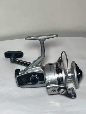 Vtg Daiwa Silver Series 1600c Ball Bearing Spinning Reel FOR PARTS Or Restore - Image 1 of 4
