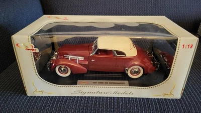 SIGNATURE MODELS 1/18 SCALE 1937 CORD 812 SUPERCHARGED DIECAST! BURGUNDY! - Image 1 of 4