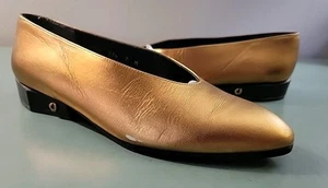 NWOB Charles Jourdan Vintage Gold Slip On Low Heel Womens Size 7M - Picture 1 of 14