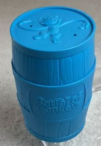 Barrel of Monkeys Game Hasbro 10 Blue Monkeys & Blue Barrel **NICE CONDITION** - Picture 1 of 5