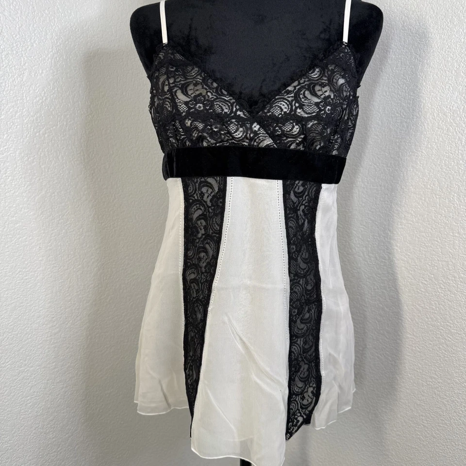 Vestido Y2K Bebe preto de renda e seda branca com acabamento de veludo estilo Y2K zíper lateral M - Imagem 1 de 4