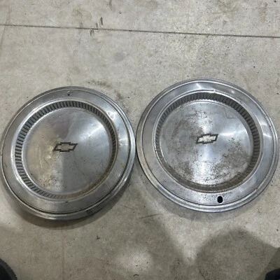 VINTAGE 1975 75 CHEVY CHEVROLET IMPALA CHEVELLE BELAIR HUBCAPS WHEEL COVERS Foto 1 de 4
