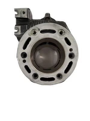 Honda crf250r cylinder (needs repair) - Image 1 of 4