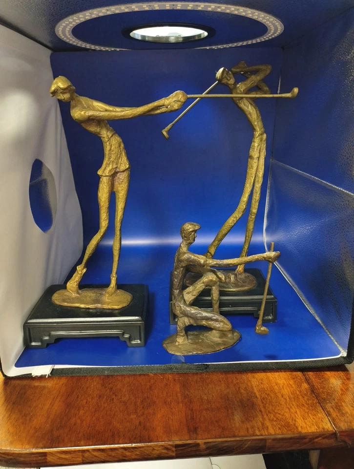 Esculturas brutalistas de golfista de bronce - Obra de arte estilo Giacometti - TRIO 3 golfistas Foto 1 de 4