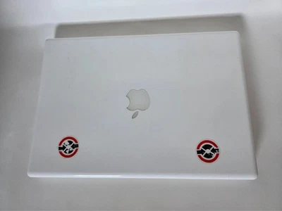 Vintage Apple MacBook A1181 White 13-Inch Laptop Computer Early Macintosh Model - Image 1 of 4