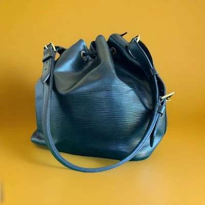 Auténtico Louis Vuitton Petit Noe Epi negro vintage Foto 1 de 4