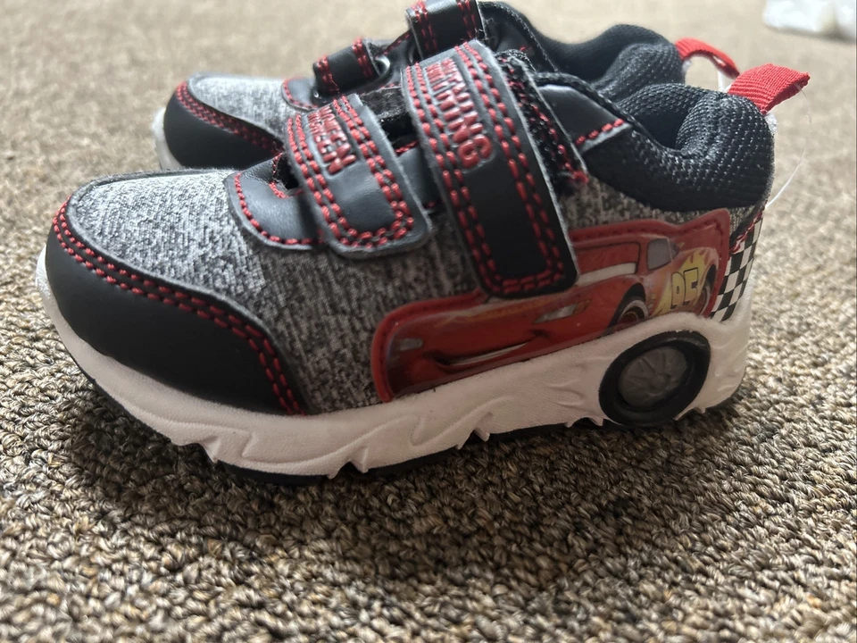 Zapatilla deportiva Disney Pixar Cars Little Boys Lightning McQueen talla 6 niño pequeño Foto 1 de 4