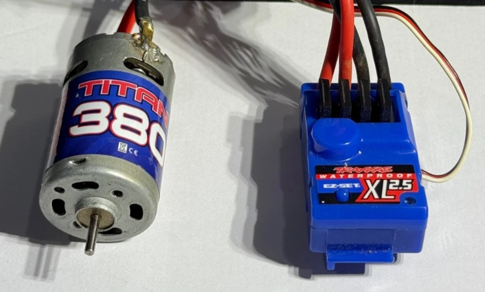 Traxxas XL 2.5 Brushed ESC w/ Titan 18T 380 Motor Combo Used Tested Working - Image 1 of 4
