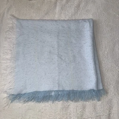 Cobertor de bebê vintage Once Upon a Time tricô azul pálido branco 100% acrílico 36 x 40 - Imagem 1 de 4