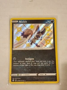 Juego de cartas coleccionables Pokémon Nickit Shining Fates SV081/SV122 casi nuevo holograma brillante holograma raro - Imagen 1 de 2